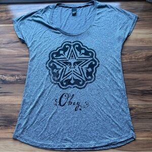 Obey gray black printed T-shirt  L